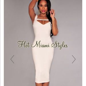 Hot Miami Styles Off-White Sleeveless Midi Dress